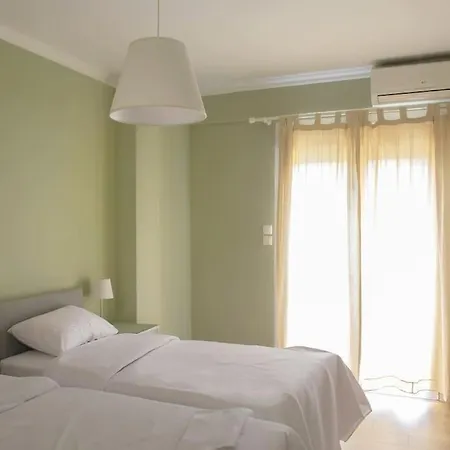 Acropolis Near Renovated Classic With Balcony View Apartment