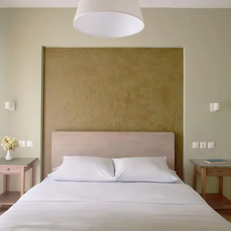 Acropolis Near Renovated Classic With Balcony View
