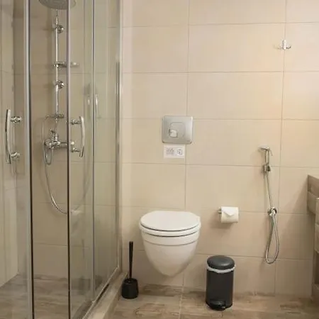 Acropolis Near Renovated Classic With Balcony View * Athens